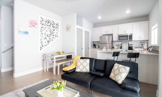 Paradise Valley Village Apartment | New Luxury Double Suites in Phoenix/Scottsdale