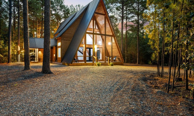 Pickens Cabin | New Luxury Mountain Cabin! Tahoe in the Pines! Sleeps 6