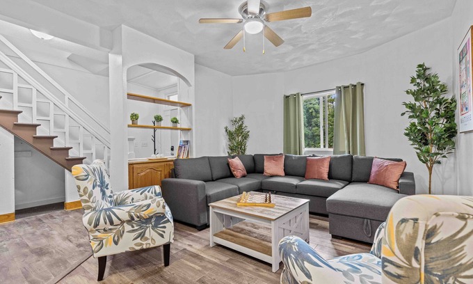 Janesville House | New Luxury & Spacious House in the Heart of Janesville