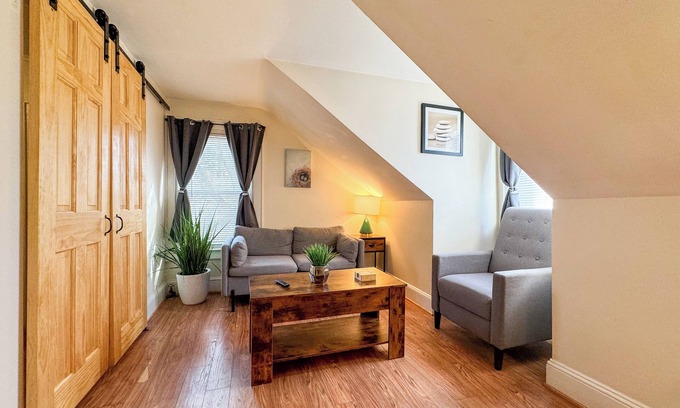 Manchester Apartment | NEW - Mins to Concord and Nashua NH - Fully Fenced Backyard - In-Unit Laundry