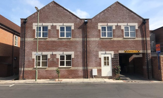 Gosport Apartment | New Modern 1 Bedroom Apartment