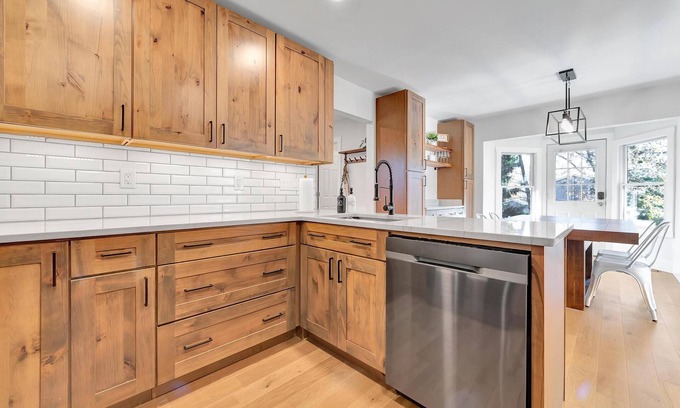 Allenton House | NEW Modern 4BD Ranch with finished basement