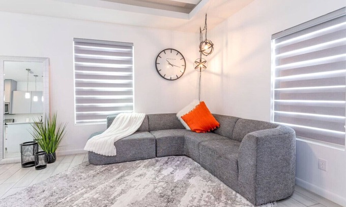 McAllen House | New & Modern apt-Close to Mall 2BR/2BA King Bed