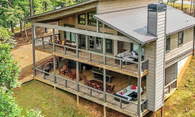 Ellijay House | NEW Modern Cabin! 2 Large Decks, Hot Tub, Sleeps 8