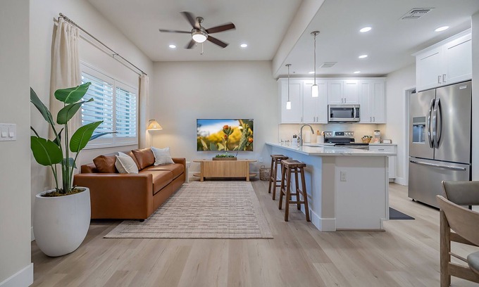 Tucson Condo | New Modern Condo, Hiking Trails/Pool and More: Walk to Restaurants & Shops