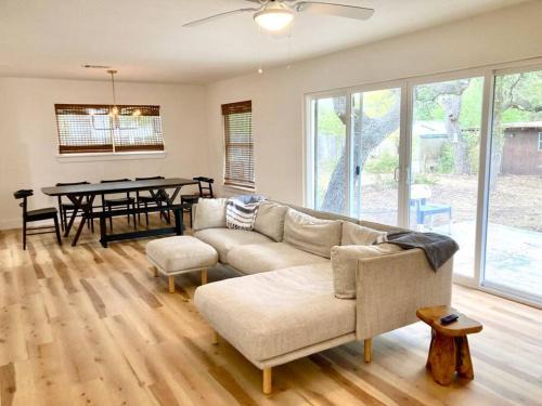 Bertram House | NEW Modern Hill Country Hideaway