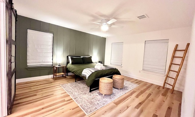 Bertram Villa | NEW Modern Hill Country Hideaway