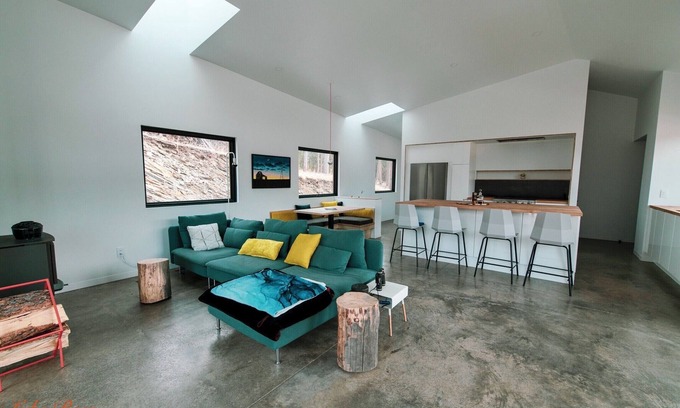 Custer House | New Modern Home on Sylvan Lake Road