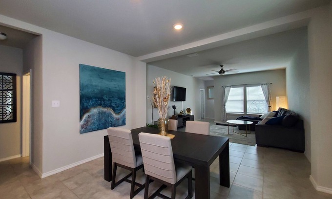 Converse House | New Modern home only 11 miles from Downtown and the Pearl Brewery!