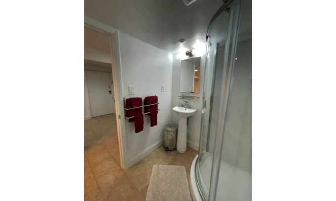 Bronxville Apartment | New, modern, paw friendly, quiet and close to NYC.