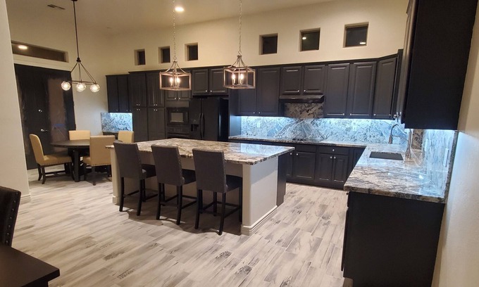 South Mountain House | New Monthly Rental - Stunning Paradise Views, hiking and golf..new special rates