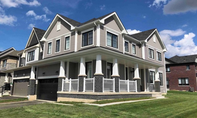 Thorold House | New Niagara 5 Bedroom 3 Bathroom home in West Niagara
