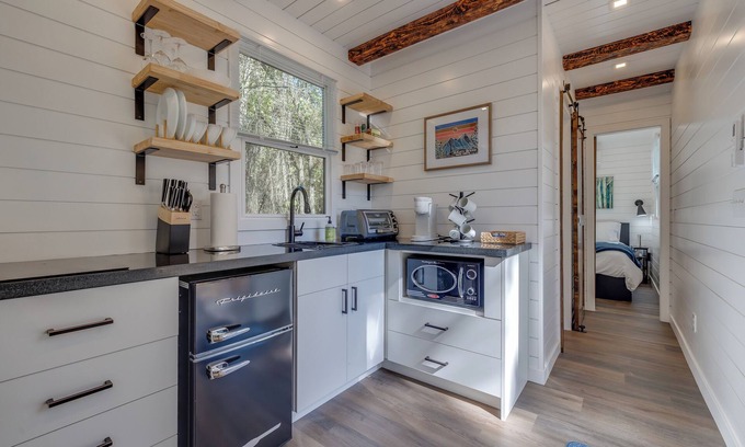 Pickens Cabin | New - Oak Glen MicroCabin - Rare
