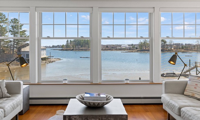 Kittery House | >New Oceanfront Listing< La Bohème | Kittery Maine