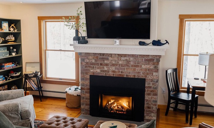 Walpole House | New! Pemaquid Escape | Curated Comfort + Hot Tub
