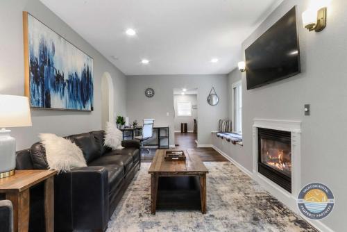 Lake Geneva House | New Pet Friendly Walking Distance to Lake Front