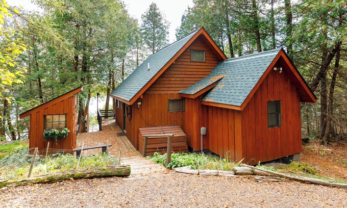 Grand Marais Cabin | NEW POPLAR LAKE LISTING! "Up the Gunflint Trail!" 2 bdrm., 1 ba. lakefront cabin