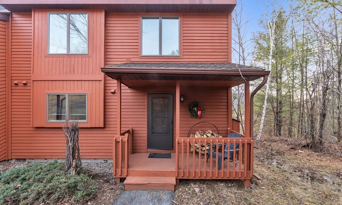 North Creek House | NEW! Powder Pass 11J - Cozy End Unit Retreat by The Summit at Gore Mountain