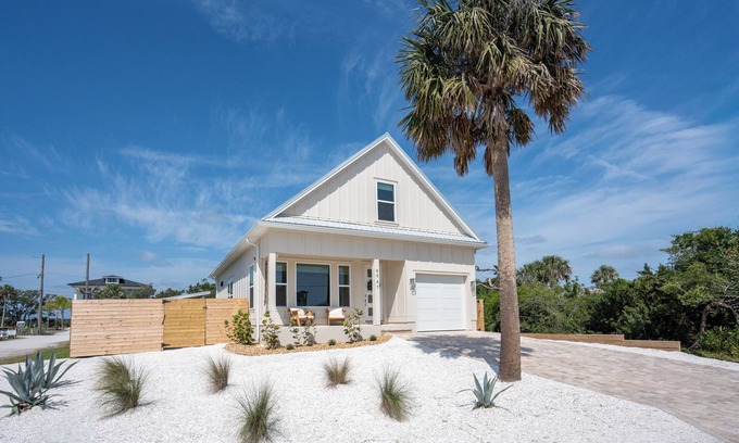 Crescent Beach House | New Private Pool Home + 5 Minute Walk to Crescent Beach & Intracoastal