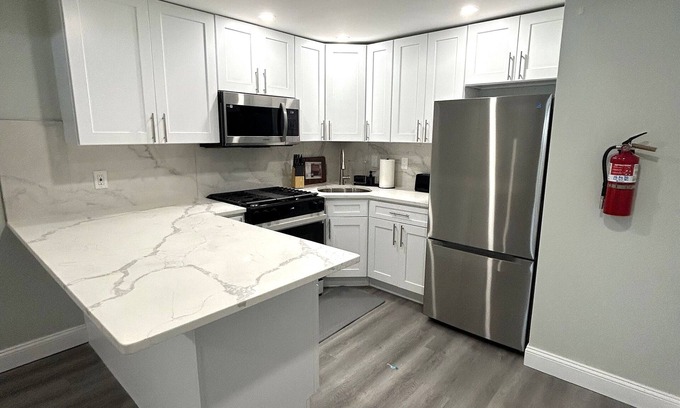 Seaside Heights Condo | New re-Model New 2-bdroom Beach Block NorthEnd, King bed