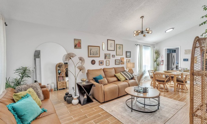 West Arlington House | NEW! Relaxing Family Retreat in West Arlington