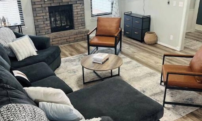 Enid House | New Remodel 3BD/2Bath Weekly/Monthly Discounts available
