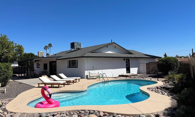 Tempe House | NEW remodel w pool - close to ASU/Scottsdale/Spring training