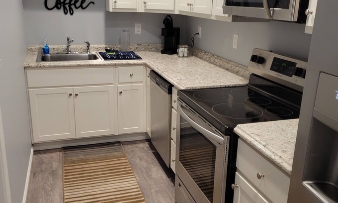 Quincy Apartment | New remodeled apartment Perfect for the business trip or in town for family.