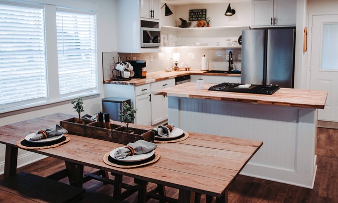 Lone Star House | NEW! Remodeled Lonestar Lakefront 2 Hours From Dallas