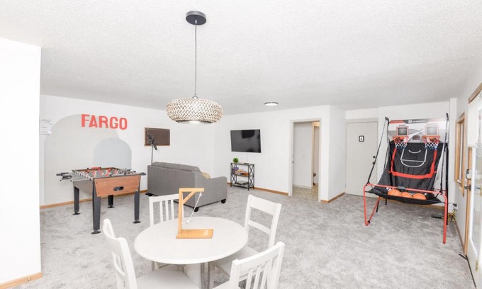 Fargo House | NEW Remodeled Townhome Close to Downtown