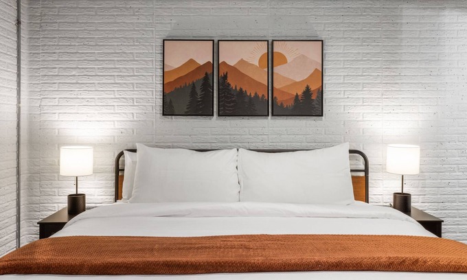 West Yellowstone House | New Remodeled Townhome Blocks From Yellowstone Otters Den