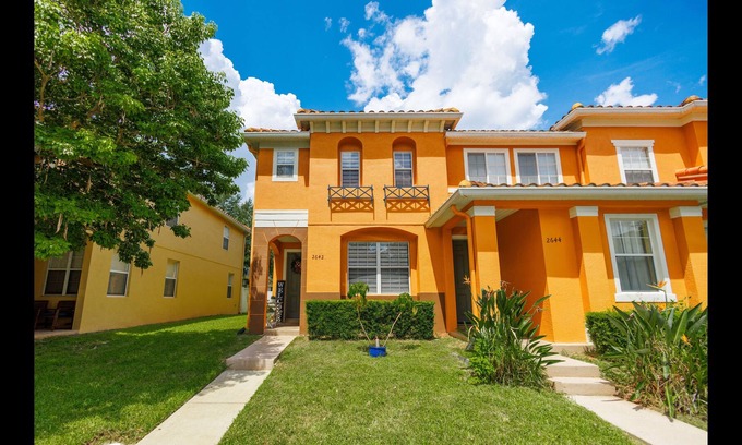 Crestwynd Bay Condo | New! Renovated Kissimmee Townhome: 5 Mi to Disney!