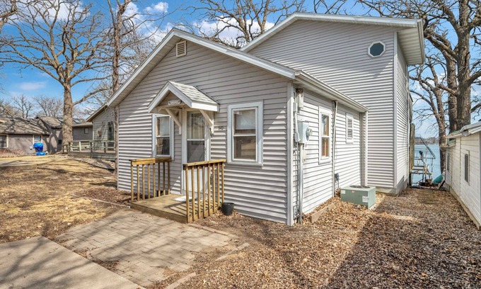 Spirit Lake House | NEW RENTAL! Sunny Waters Escape on East Lake Private Dock- Sleeps 10