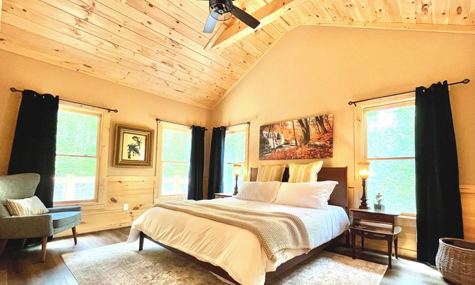 Ellijay Cabin | New - Resort & River Access - Fire Pit - Wildlifen