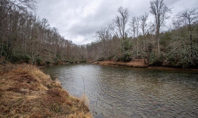 West Jefferson House | New River Lure