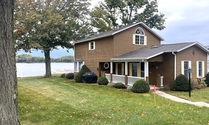 Pulaski House | NEW Sandy Pond Lake House - Sleeps 8!