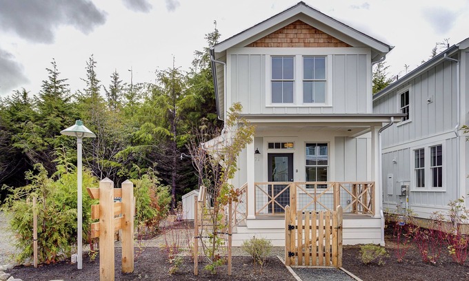 Seabrook House | New* Seabrook's Northwest Cabin, your launching point for vacation goals!