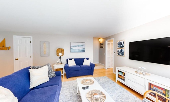 Mews Village House | New Seabury Escape