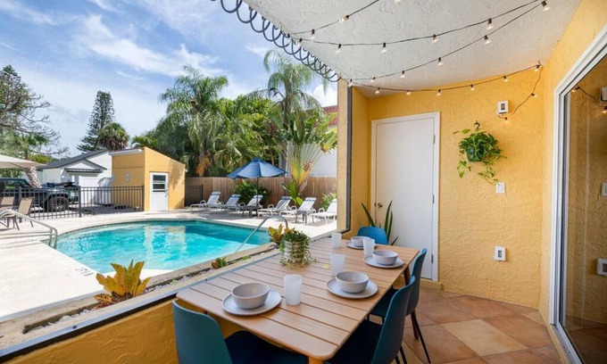 Sarasota Apartment | * NEW * Serene Retreat/Private Patio & Pool *