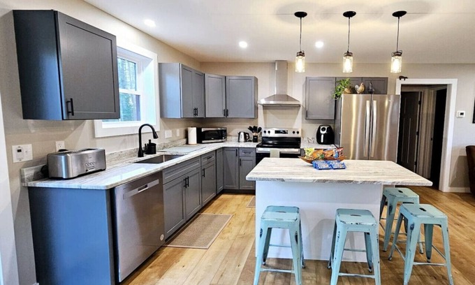 Harrison House | NEW! Serenity Escape: Peaceful Countryside Retreat