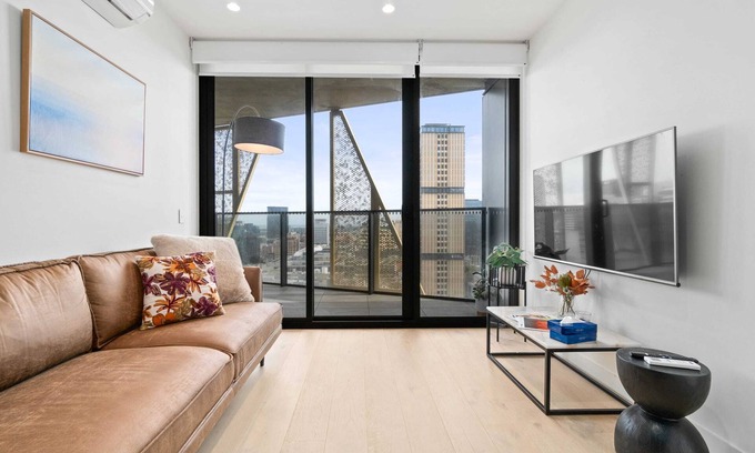 Adelaide Central Business District Apartment | NEW Skyline View/Luxury Apt/Homey/Heart of ADL