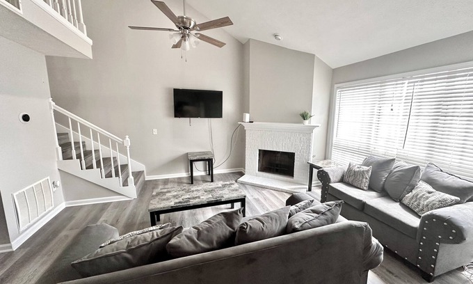 Tougaloo Condo | New! Sleep 6, Privacy & Comfort, Prime Location