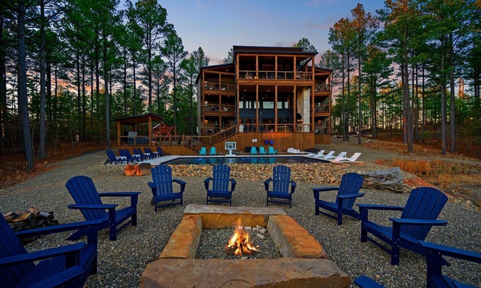 Pickens Cabin | New-Sleeps 30-Pool-Pond-Kayaks-Golf-Spa-BBall-Poker-Ping Pong-Skeeball-ATVs