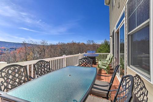 Tannersville House | New ! Slopeside Townhome : WFH, Ski, Dine & Hike