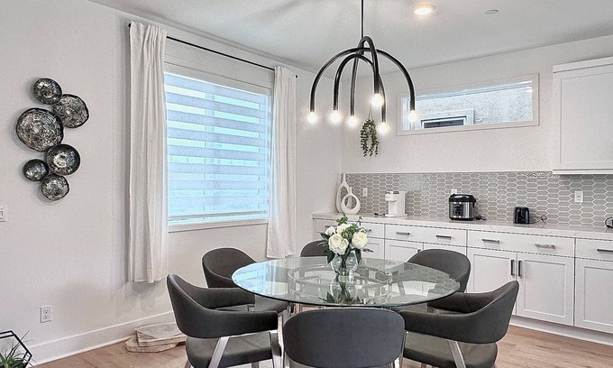 Irvine House | New! Solis Park 4-Bedroom Home w/Backyard