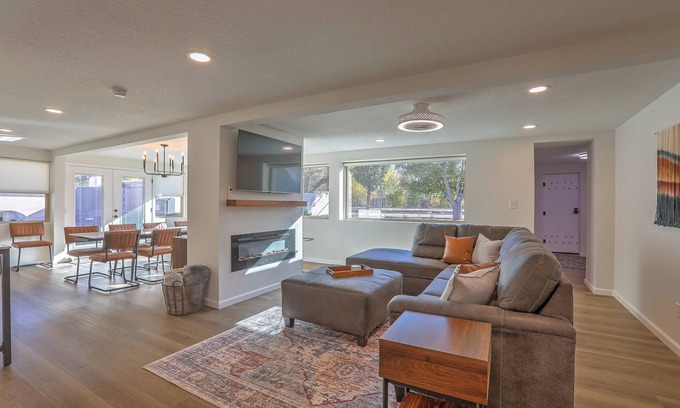 Near North Valley House | NEW & Spacious: 2Kings+Hot Tub+Fire Pit+Family Fun