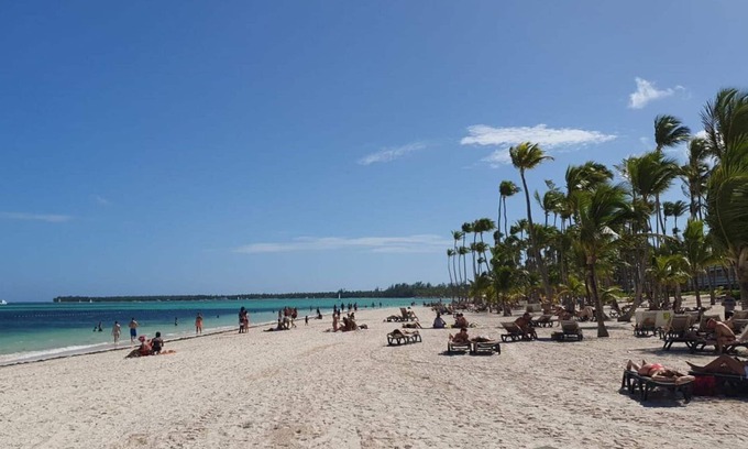 Playa Bibijagua House | New! Spacious Beachside 4BR Pool & Garden View