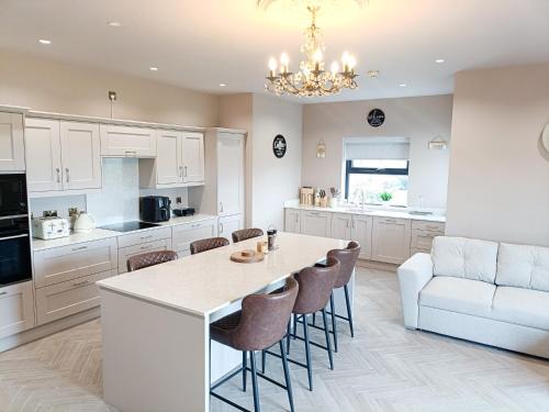 Dunfanaghy Apartment | New Spacious Coastal Retreat