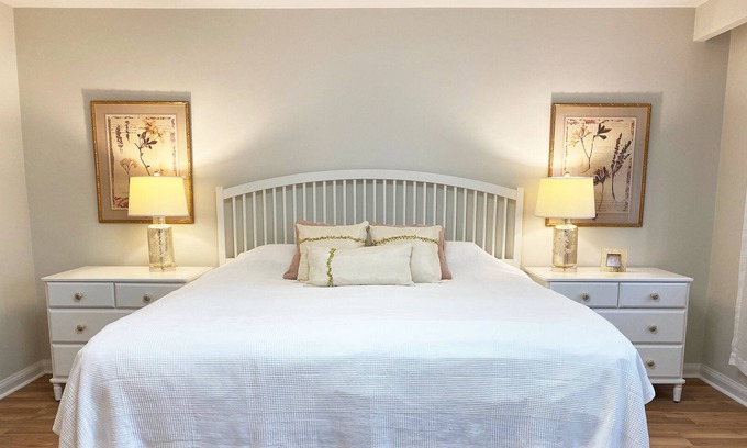 Valentia House | NEW!!! Spacious lakefront cottage close to Toronto