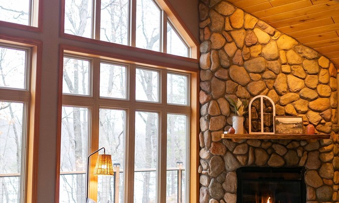 Spooner House | NEW Spacious Lake Chalet+Hot Tub